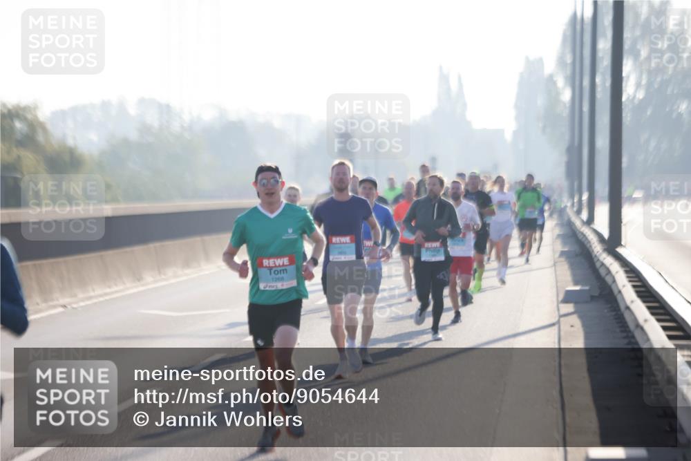 03.10.2025 - Köhlbrandbrückenlauf Jannik Wohlers http://msf.ph/oto/9054644 03.10.2025 09:12:29 Position 3 1268 meine-sportfotos.de