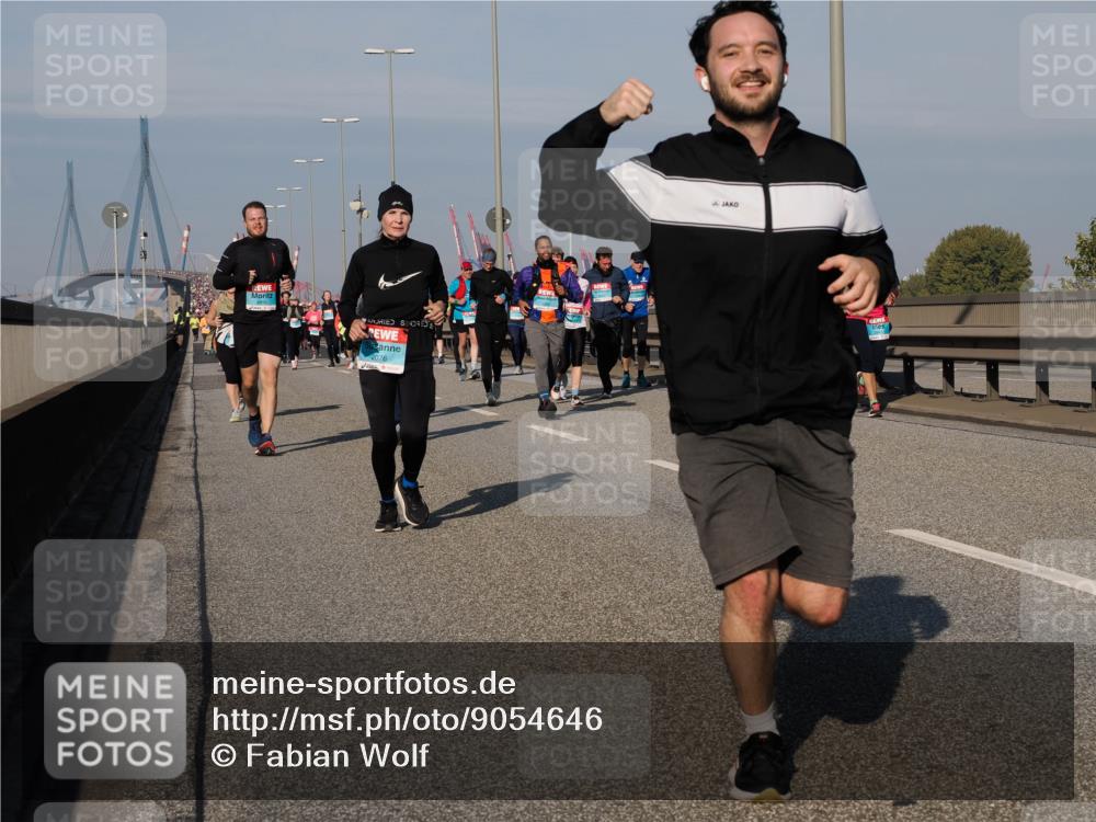 03.10.2025 - Köhlbrandbrückenlauf Fabian Wolf http://msf.ph/oto/9054646 03.10.2025 10:02:46 Position 3 2076 meine-sportfotos.de