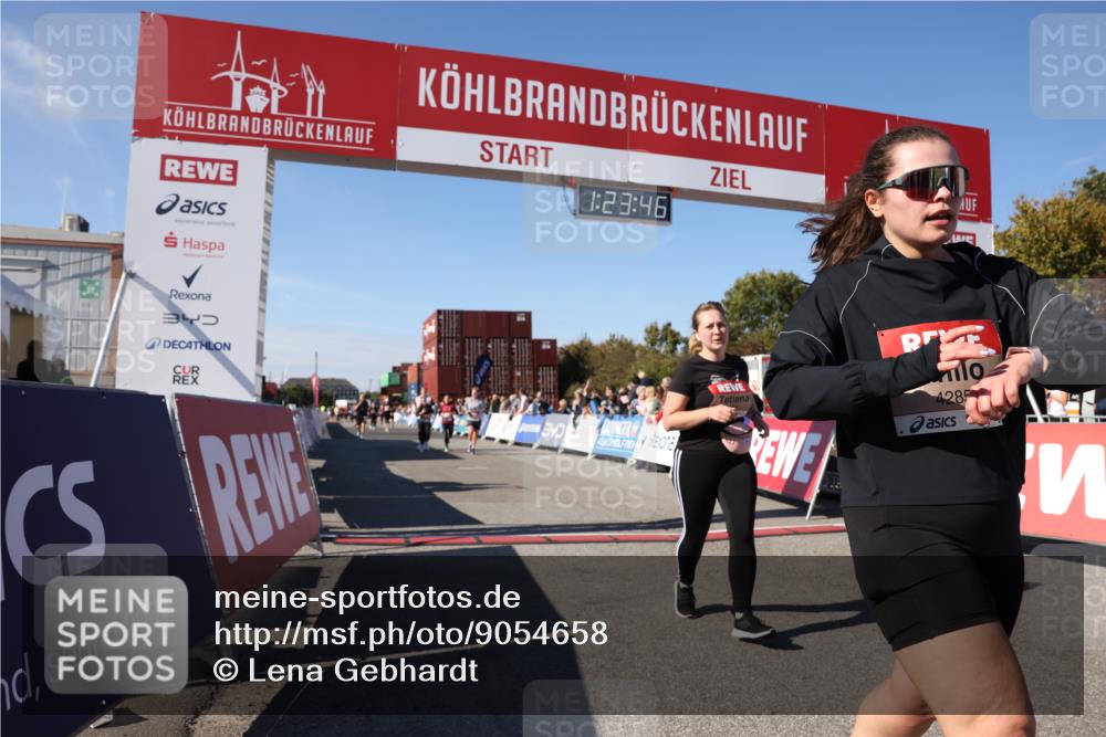 03.10.2025 - Köhlbrandbrückenlauf Lena Gebhardt http://msf.ph/oto/9054658 03.10.2025 13:23:46 Ziel 4285, 4465, 4743, 4752, 4918, 5081, 5093, 5397, 5855, 6728 meine-sportfotos.de