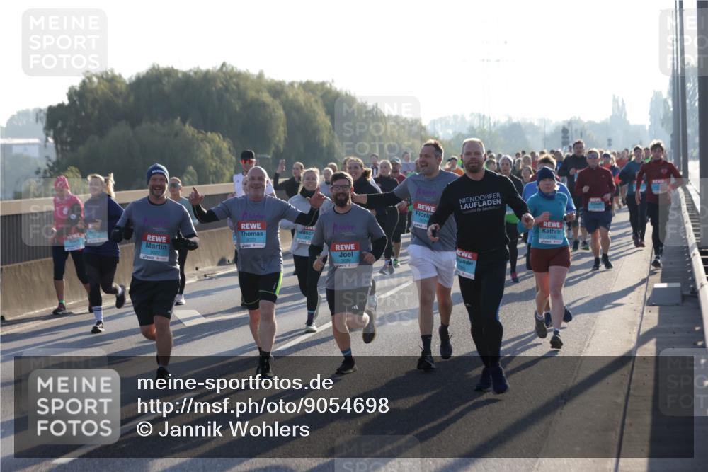 03.10.2025 - Köhlbrandbrückenlauf Jannik Wohlers http://msf.ph/oto/9054698 03.10.2025 09:20:22 Position 3 3027, 3022, 1831, 3026 meine-sportfotos.de