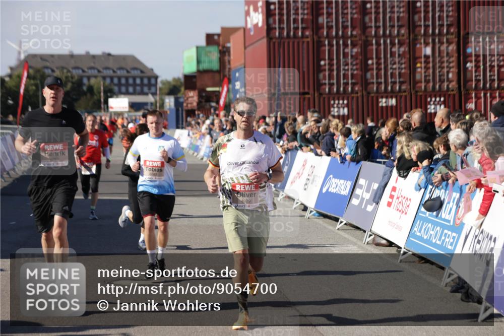 03.10.2025 - Köhlbrandbrückenlauf Jannik Wohlers http://msf.ph/oto/9054700 03.10.2025 13:10:01 Ziel 4196, 4260, 4625, 4718, 4787, 4837, 4929, 5520, 5763, 5977, 6083, 6111, 6428, 6432, 6750, 6764 meine-sportfotos.de