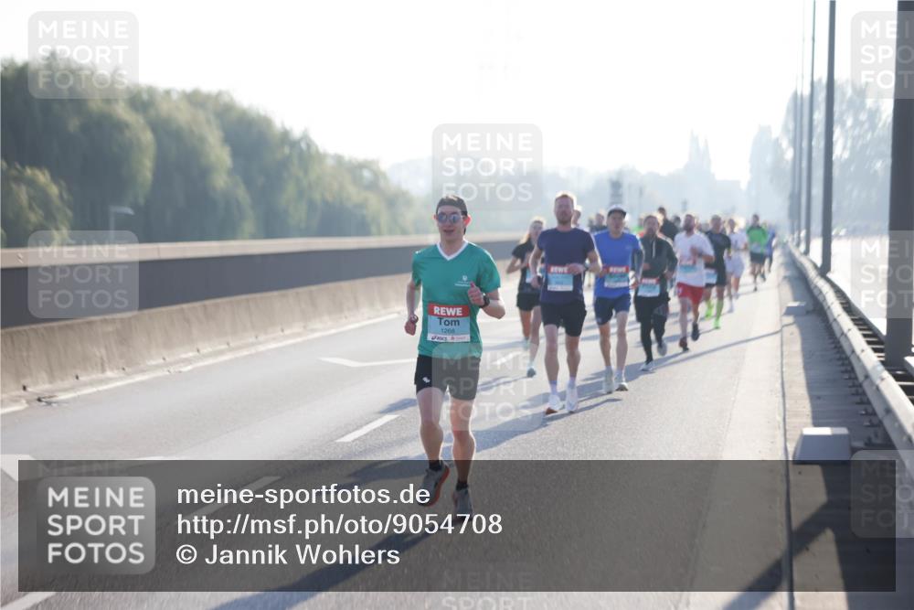 03.10.2025 - Köhlbrandbrückenlauf Jannik Wohlers http://msf.ph/oto/9054708 03.10.2025 09:12:31 Position 3 1268 meine-sportfotos.de