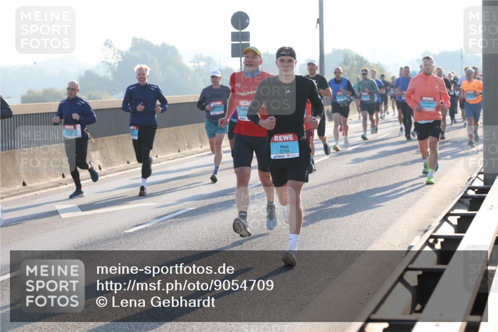 03.10.2025 - Köhlbrandbrückenlauf Lena Gebhardt http://msf.ph/oto/9054709 03.10.2025 09:16:38 Position 1 121, 3749 meine-sportfotos.de