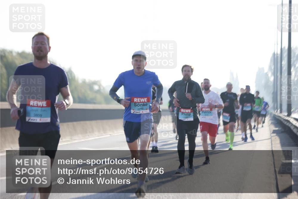 03.10.2025 - Köhlbrandbrückenlauf Jannik Wohlers http://msf.ph/oto/9054726 03.10.2025 09:12:34 Position 3 3809, 5, 3248, 1184 meine-sportfotos.de
