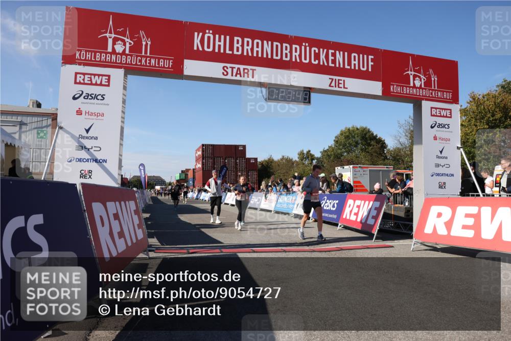 03.10.2025 - Köhlbrandbrückenlauf Lena Gebhardt http://msf.ph/oto/9054727 03.10.2025 13:23:49 Ziel 4285, 4465, 4743, 4918, 5081, 5093, 5397, 5431, 5742, 5855, 6728 meine-sportfotos.de