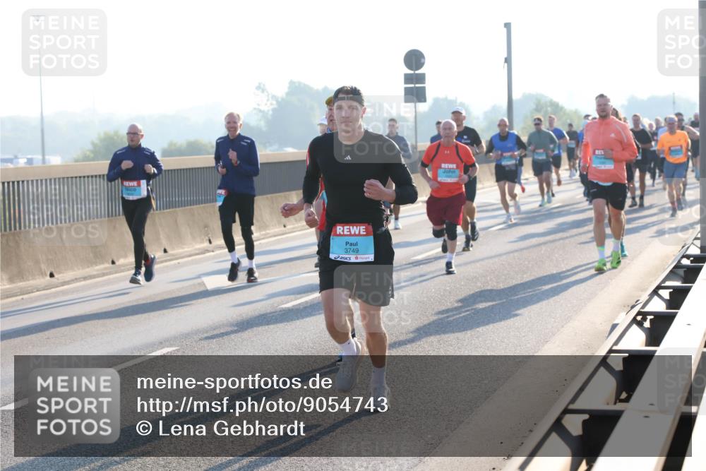 03.10.2025 - Köhlbrandbrückenlauf Lena Gebhardt http://msf.ph/oto/9054743 03.10.2025 09:16:38 Position 1 3749 meine-sportfotos.de