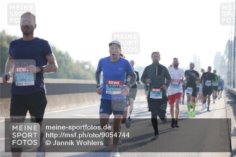 03.10.2025 - Köhlbrandbrückenlauf Jannik Wohlers http://msf.ph/oto/9054744 03.10.2025 09:12:34 Position 3 3809, 3248, 1184, 3618 meine-sportfotos.de