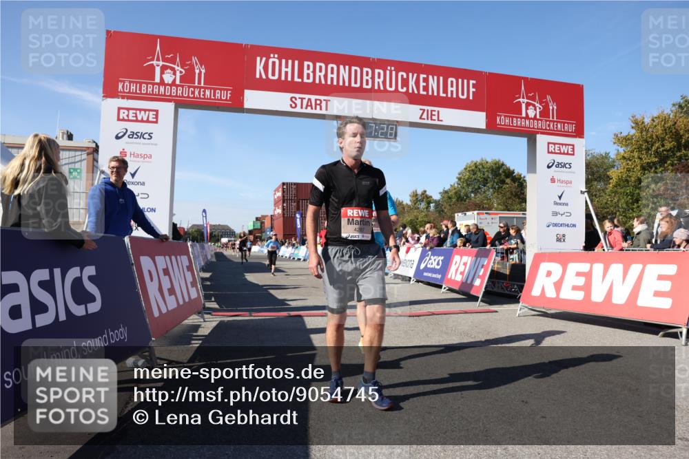 03.10.2025 - Köhlbrandbrückenlauf Lena Gebhardt http://msf.ph/oto/9054745 03.10.2025 13:07:29 Ziel 4113, 4254, 4287, 4288, 4375, 4590, 4636, 4649, 4794, 4806, 5645, 5646, 5870, 5872, 6459 meine-sportfotos.de