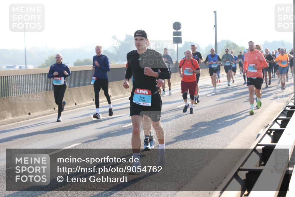 03.10.2025 - Köhlbrandbrückenlauf Lena Gebhardt http://msf.ph/oto/9054762 03.10.2025 09:16:39 Position 1 3749 meine-sportfotos.de