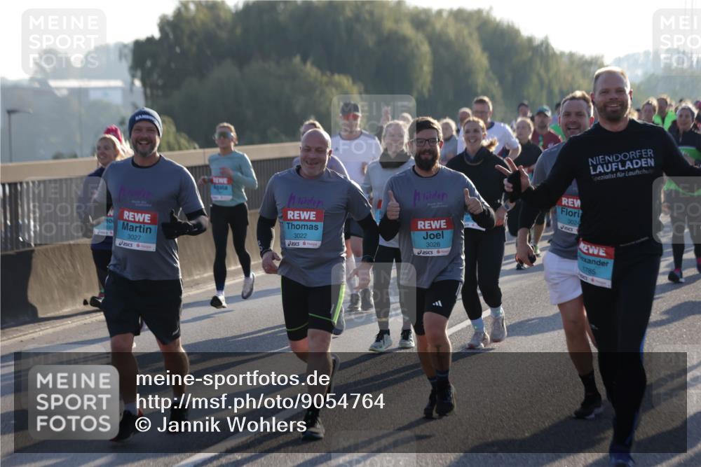 03.10.2025 - Köhlbrandbrückenlauf Jannik Wohlers http://msf.ph/oto/9054764 03.10.2025 09:20:23 Position 3 3027, 3024, 3022, 3026, 1785 meine-sportfotos.de