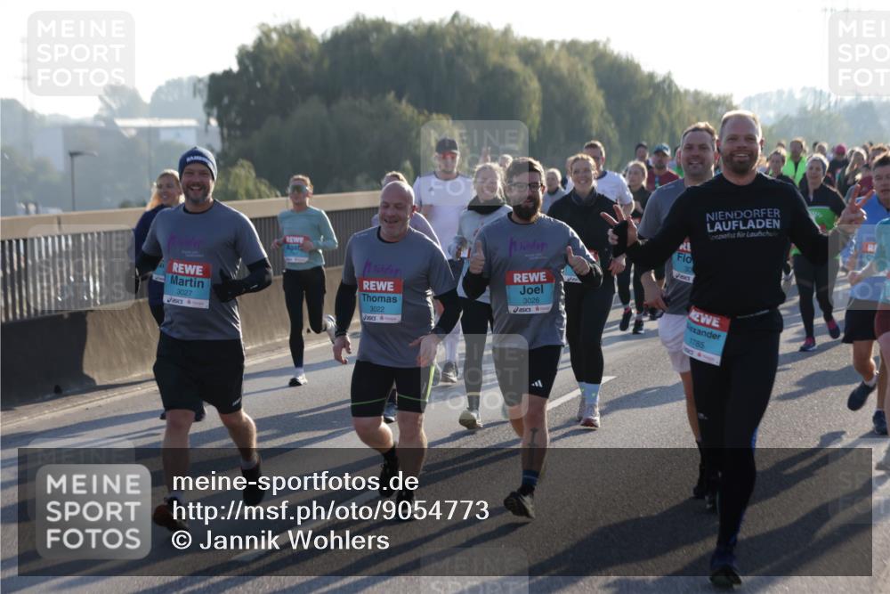 03.10.2025 - Köhlbrandbrückenlauf Jannik Wohlers http://msf.ph/oto/9054773 03.10.2025 09:20:23 Position 3 3027, 3022, 3026, 1785 meine-sportfotos.de