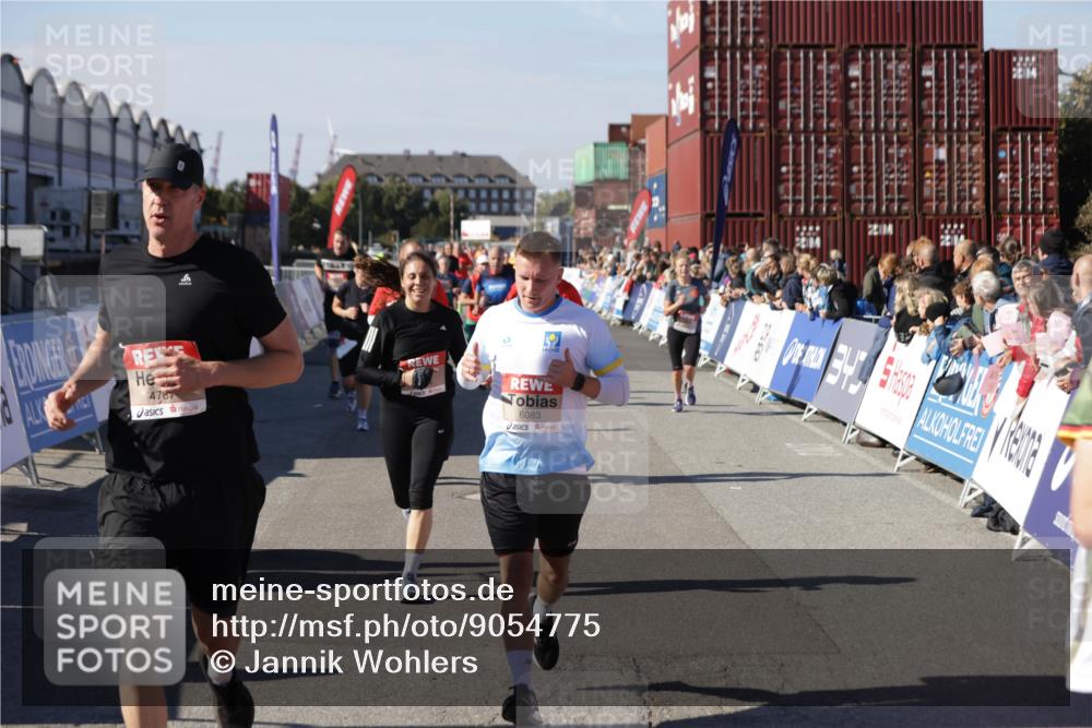 03.10.2025 - Köhlbrandbrückenlauf Jannik Wohlers http://msf.ph/oto/9054775 03.10.2025 13:10:03 Ziel 4196, 4260, 4573, 4718, 4730, 4787, 4837, 4929, 5763, 5977, 6083, 6111, 6428, 6432, 6750, 6764 meine-sportfotos.de