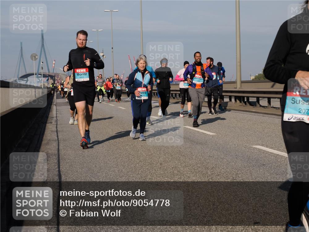 03.10.2025 - Köhlbrandbrückenlauf Fabian Wolf http://msf.ph/oto/9054778 03.10.2025 10:02:49 Position 3 2810, 2200, 207 meine-sportfotos.de