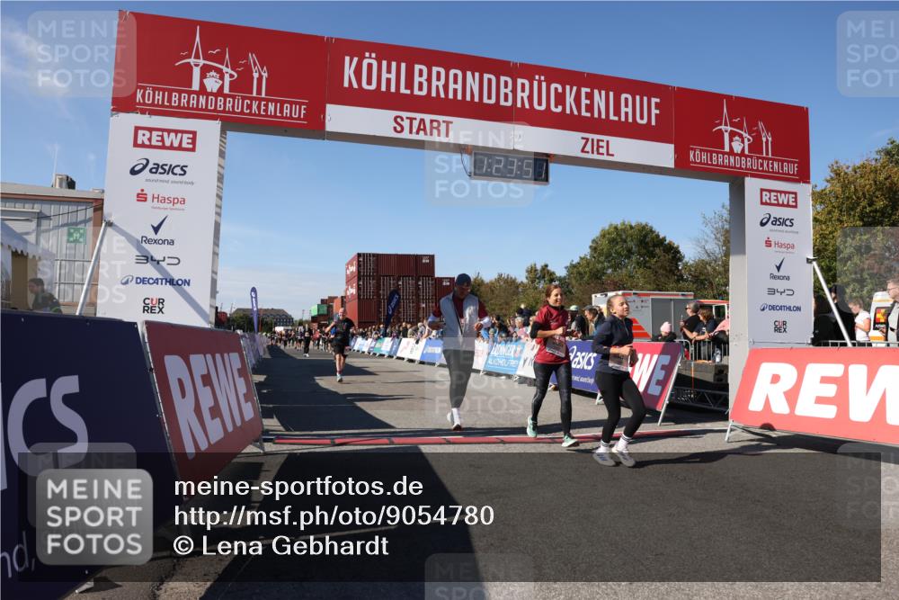 03.10.2025 - Köhlbrandbrückenlauf Lena Gebhardt http://msf.ph/oto/9054780 03.10.2025 13:23:51 Ziel 4285, 4465, 4743, 4918, 5081, 5093, 5397, 5431, 5709, 5742, 5855, 6728 meine-sportfotos.de