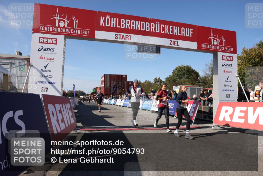 03.10.2025 - Köhlbrandbrückenlauf Lena Gebhardt http://msf.ph/oto/9054793 03.10.2025 13:23:51 Ziel 4285, 4465, 4743, 4918, 5081, 5093, 5397, 5431, 5709, 5742, 5855, 6728 meine-sportfotos.de