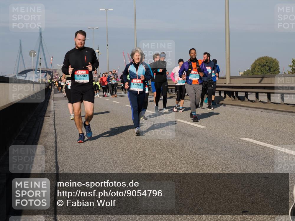 03.10.2025 - Köhlbrandbrückenlauf Fabian Wolf http://msf.ph/oto/9054796 03.10.2025 10:02:49 Position 3 2810, 3570, 2200 meine-sportfotos.de