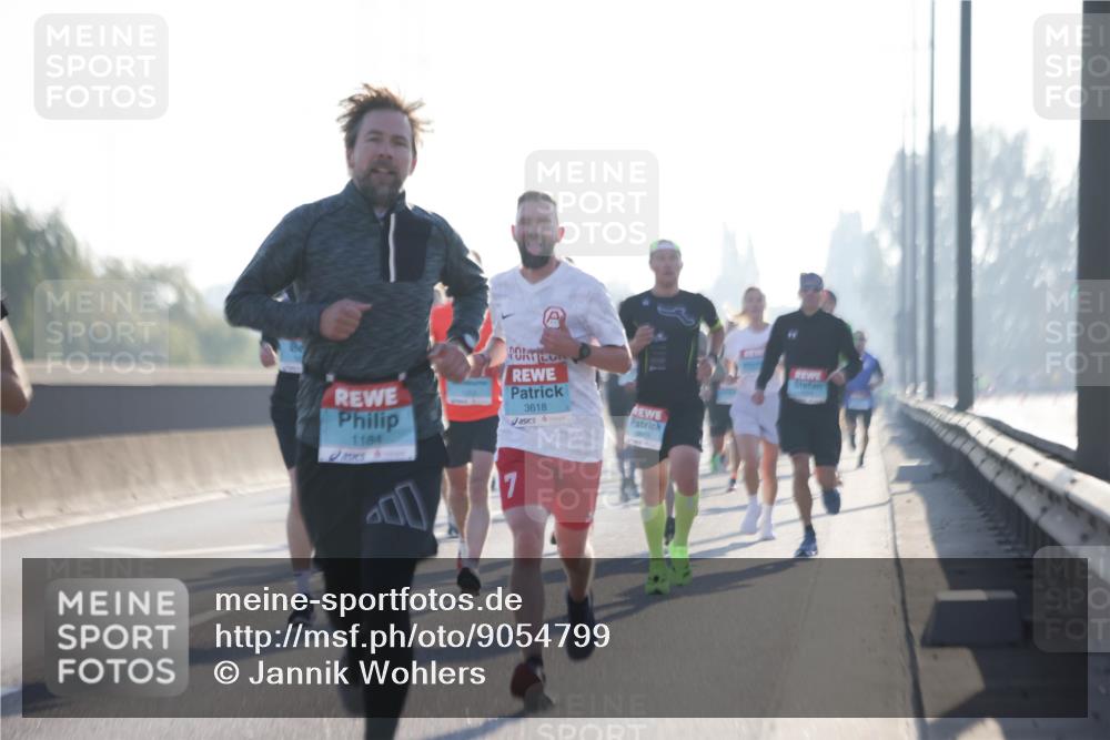 03.10.2025 - Köhlbrandbrückenlauf Jannik Wohlers http://msf.ph/oto/9054799 03.10.2025 09:12:36 Position 3 3618, 1184, 47 meine-sportfotos.de