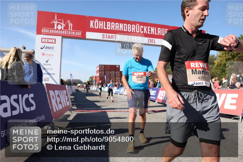 03.10.2025 - Köhlbrandbrückenlauf Lena Gebhardt http://msf.ph/oto/9054800 03.10.2025 13:07:30 Ziel 4113, 4254, 4287, 4288, 4375, 4590, 4636, 4649, 4794, 4806, 5645, 5646, 5870, 5872, 6459 meine-sportfotos.de