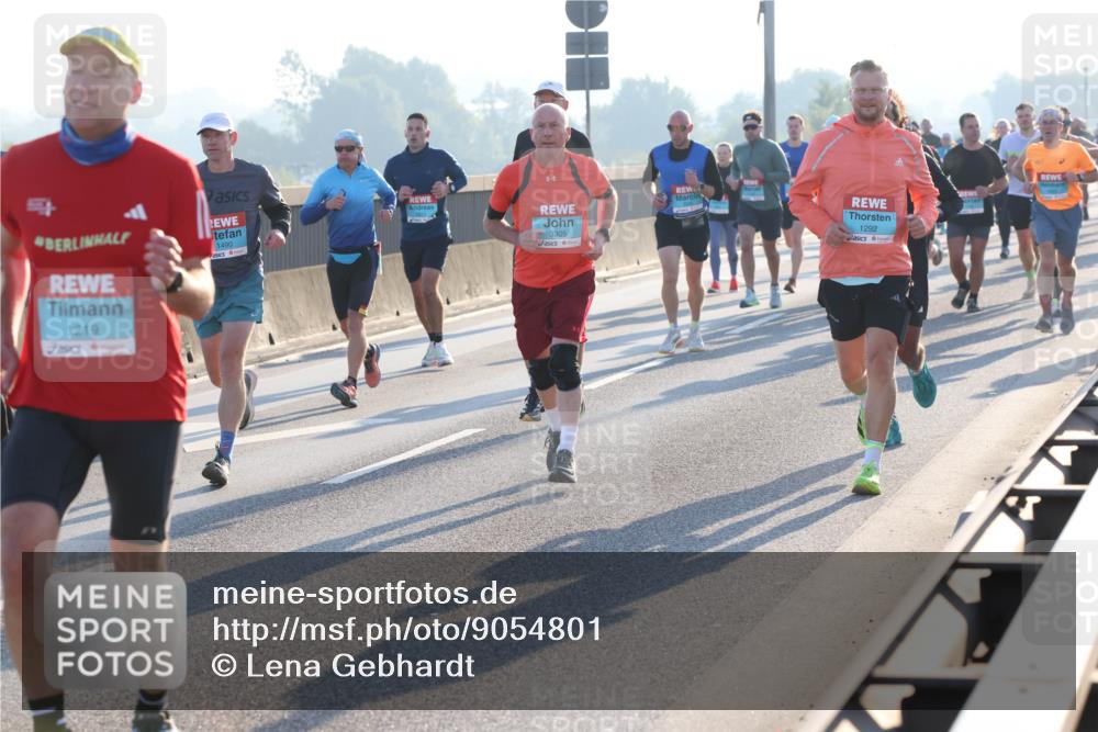 03.10.2025 - Köhlbrandbrückenlauf Lena Gebhardt http://msf.ph/oto/9054801 03.10.2025 09:16:40 Position 1 1490, 1219, 34, 3305, 1292 meine-sportfotos.de