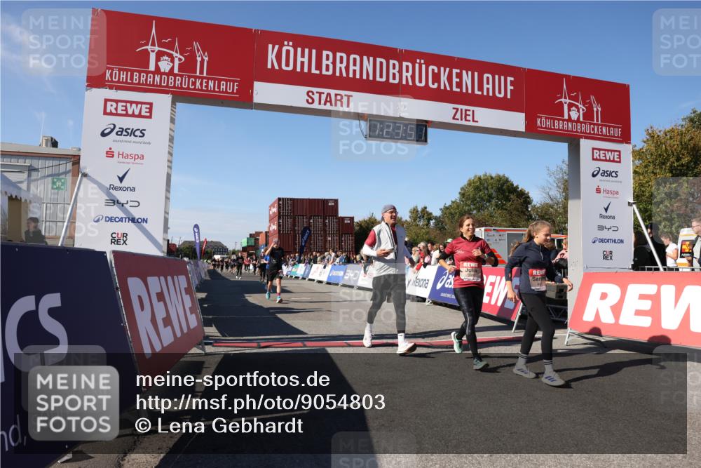 03.10.2025 - Köhlbrandbrückenlauf Lena Gebhardt http://msf.ph/oto/9054803 03.10.2025 13:23:51 Ziel 4285, 4465, 4743, 4918, 5081, 5093, 5397, 5431, 5709, 5742, 5855, 6728 meine-sportfotos.de