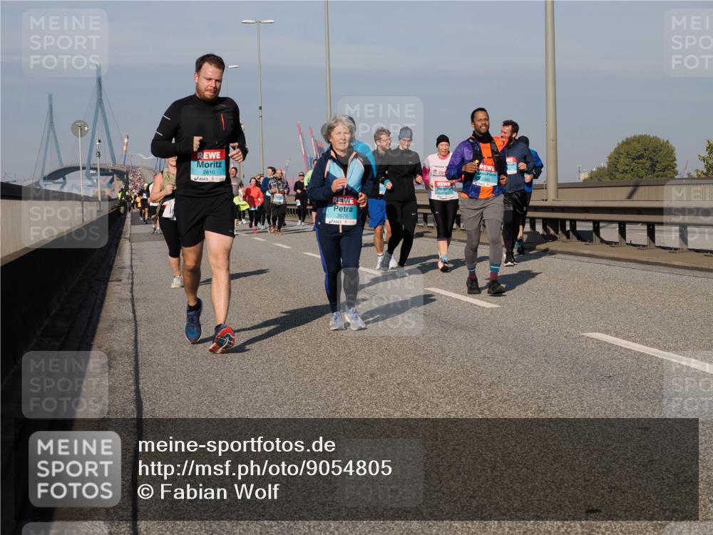 03.10.2025 - Köhlbrandbrückenlauf Fabian Wolf http://msf.ph/oto/9054805 03.10.2025 10:02:49 Position 3 2810, 3570, 2200 meine-sportfotos.de