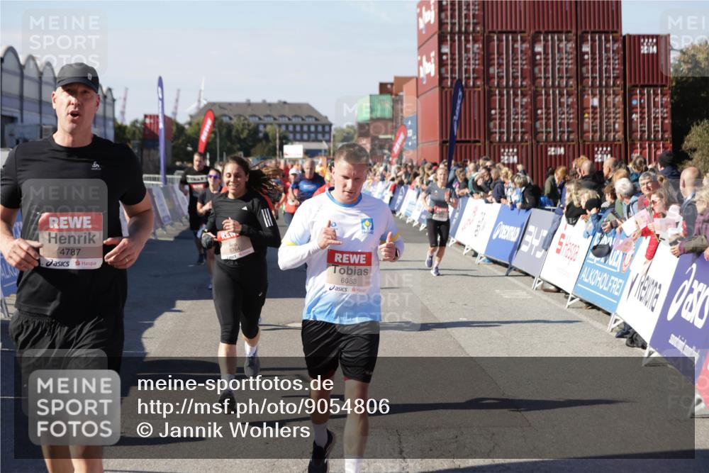 03.10.2025 - Köhlbrandbrückenlauf Jannik Wohlers http://msf.ph/oto/9054806 03.10.2025 13:10:03 Ziel 4196, 4260, 4573, 4718, 4730, 4787, 4837, 4929, 5763, 5977, 6083, 6111, 6428, 6432, 6750, 6764 meine-sportfotos.de