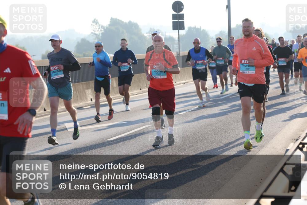 03.10.2025 - Köhlbrandbrückenlauf Lena Gebhardt http://msf.ph/oto/9054819 03.10.2025 09:16:40 Position 1 1490, 3305, 1292 meine-sportfotos.de