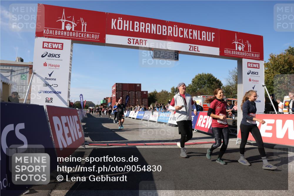 03.10.2025 - Köhlbrandbrückenlauf Lena Gebhardt http://msf.ph/oto/9054830 03.10.2025 13:23:52 Ziel 4285, 4465, 4918, 5081, 5093, 5431, 5709, 5742, 6728 meine-sportfotos.de