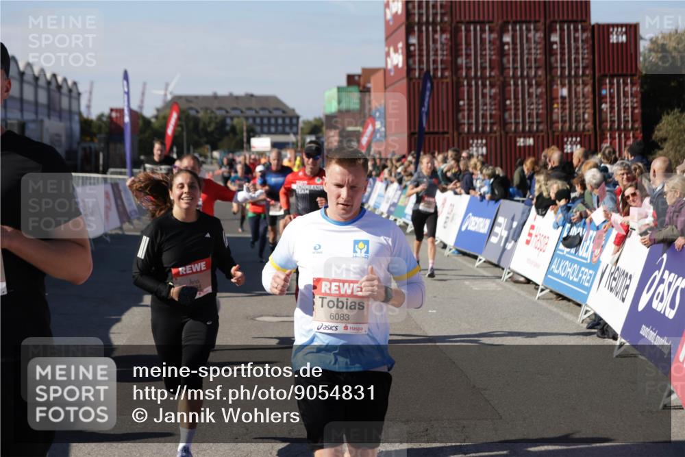 03.10.2025 - Köhlbrandbrückenlauf Jannik Wohlers http://msf.ph/oto/9054831 03.10.2025 13:10:04 Ziel 4196, 4260, 4573, 4718, 4730, 4787, 4837, 4929, 5763, 5977, 6083, 6111, 6428, 6432, 6750, 6764, 6813 meine-sportfotos.de