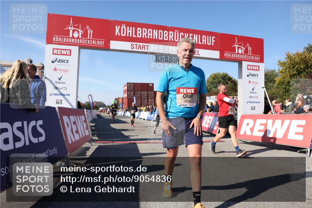 03.10.2025 - Köhlbrandbrückenlauf Lena Gebhardt http://msf.ph/oto/9054836 03.10.2025 13:07:31 Ziel 4113, 4254, 4287, 4288, 4375, 4590, 4636, 4794, 4806, 5645, 5646, 5870, 5872, 6459 meine-sportfotos.de