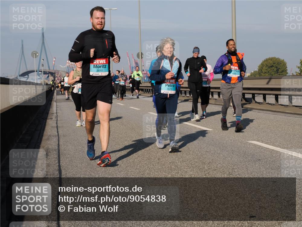 03.10.2025 - Köhlbrandbrückenlauf Fabian Wolf http://msf.ph/oto/9054838 03.10.2025 10:02:50 Position 3 2810, 3570, 2200 meine-sportfotos.de