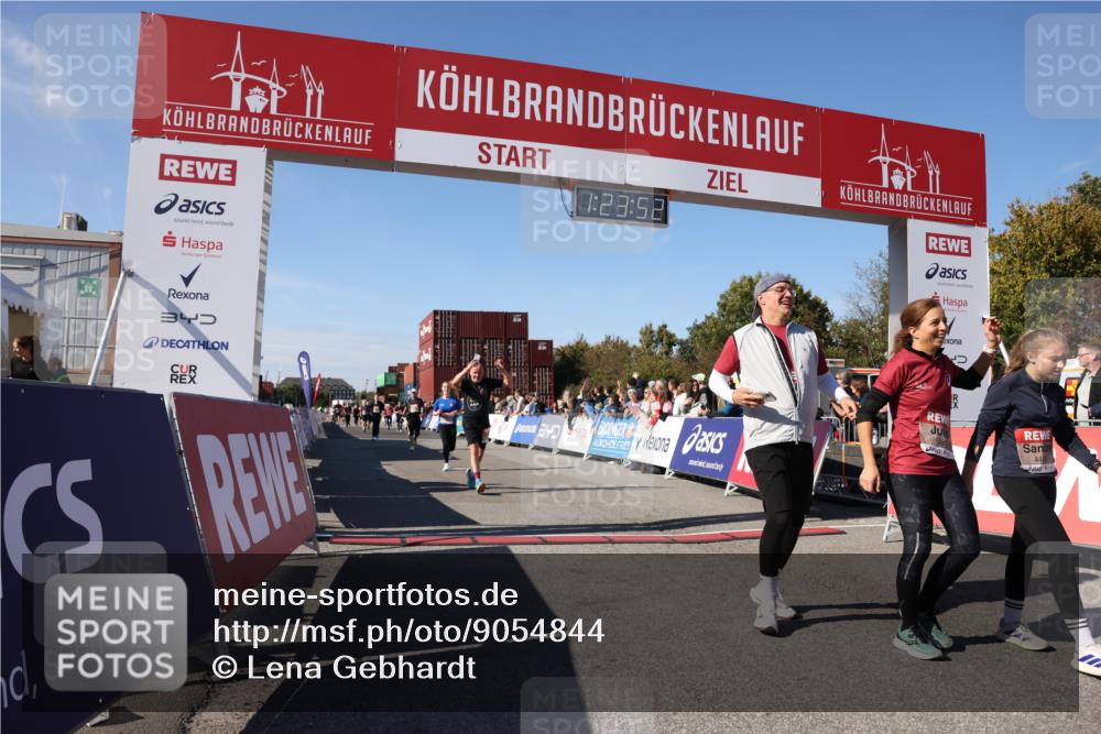 03.10.2025 - Köhlbrandbrückenlauf Lena Gebhardt http://msf.ph/oto/9054844 03.10.2025 13:23:52 Ziel 4285, 4465, 4918, 5081, 5093, 5431, 5709, 5742, 6728 meine-sportfotos.de