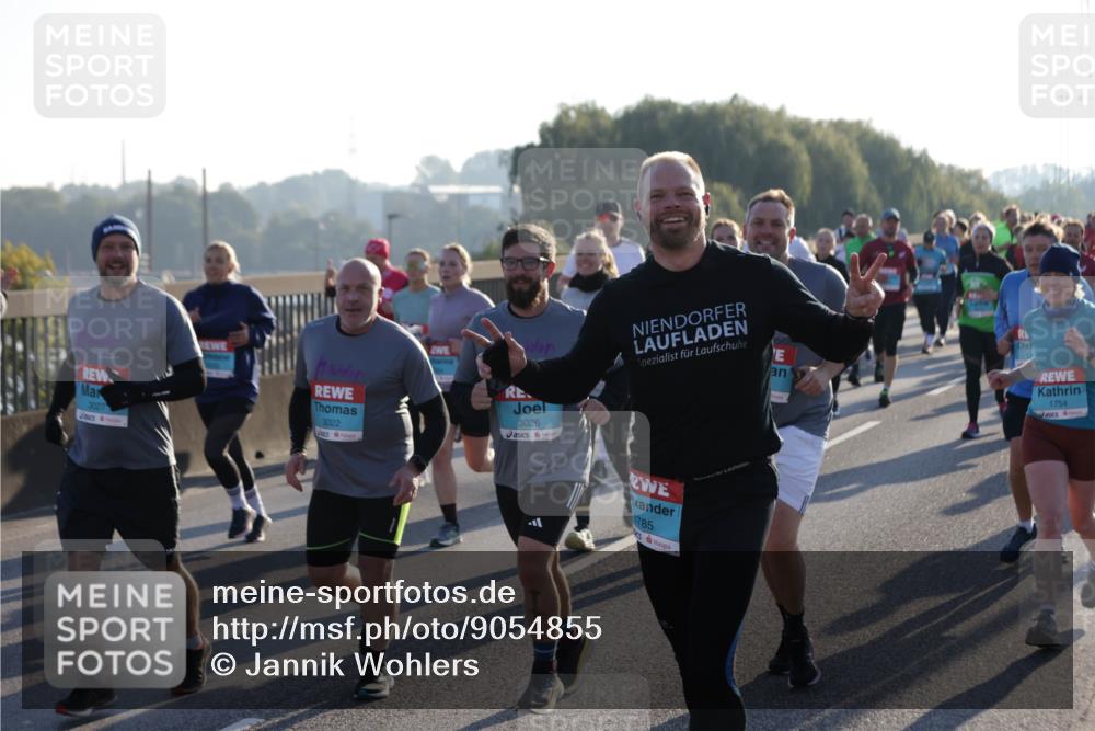 03.10.2025 - Köhlbrandbrückenlauf Jannik Wohlers http://msf.ph/oto/9054855 03.10.2025 09:20:24 Position 3 3022, 3026, 1785, 1754 meine-sportfotos.de