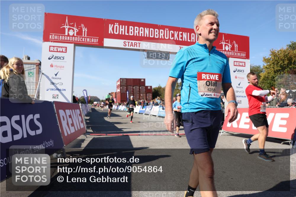 03.10.2025 - Köhlbrandbrückenlauf Lena Gebhardt http://msf.ph/oto/9054864 03.10.2025 13:07:31 Ziel 4113, 4254, 4287, 4288, 4375, 4590, 4636, 4794, 4806, 5645, 5646, 5870, 5872, 6459 meine-sportfotos.de