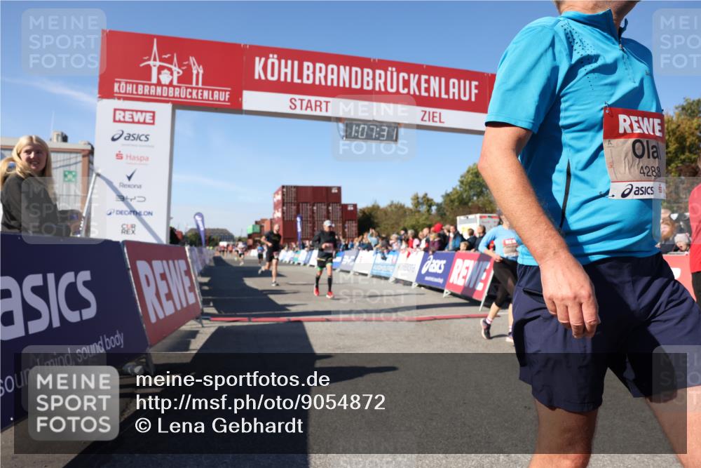 03.10.2025 - Köhlbrandbrückenlauf Lena Gebhardt http://msf.ph/oto/9054872 03.10.2025 13:07:32 Ziel 4113, 4165, 4254, 4263, 4287, 4288, 4375, 4590, 4636, 5645, 5646, 5870, 5872 meine-sportfotos.de