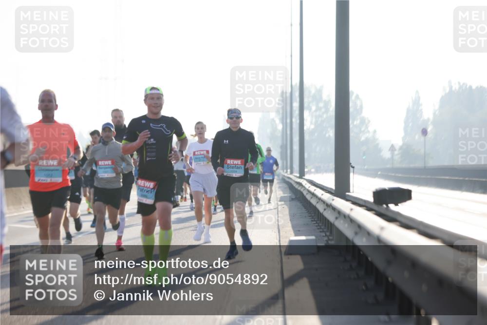 03.10.2025 - Köhlbrandbrückenlauf Jannik Wohlers http://msf.ph/oto/9054892 03.10.2025 09:12:39 Position 3 1012, 1034 meine-sportfotos.de