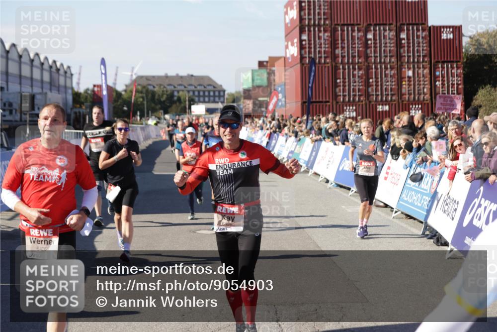 03.10.2025 - Köhlbrandbrückenlauf Jannik Wohlers http://msf.ph/oto/9054903 03.10.2025 13:10:06 Ziel 4196, 4260, 4573, 4730, 4787, 4929, 5763, 5977, 6083, 6111, 6428, 6432, 6750, 6764, 6813 meine-sportfotos.de