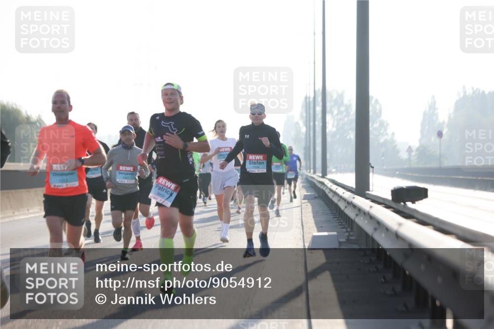 03.10.2025 - Köhlbrandbrückenlauf Jannik Wohlers http://msf.ph/oto/9054912 03.10.2025 09:12:39 Position 3 1012, 3609, 1034 meine-sportfotos.de