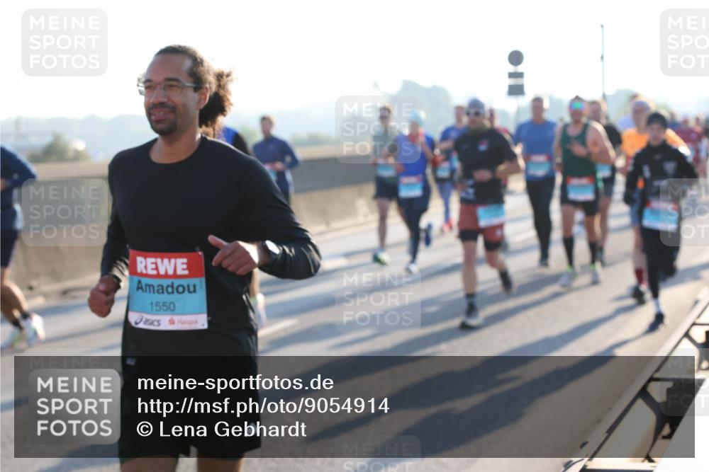 03.10.2025 - Köhlbrandbrückenlauf Lena Gebhardt http://msf.ph/oto/9054914 03.10.2025 09:16:43 Position 1 1550 meine-sportfotos.de