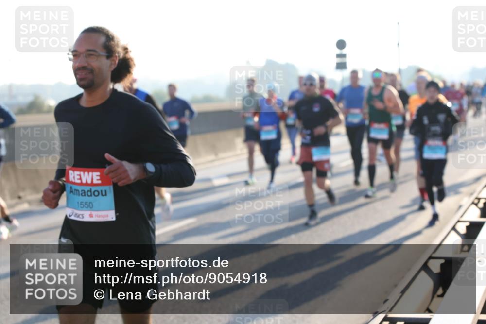 03.10.2025 - Köhlbrandbrückenlauf Lena Gebhardt http://msf.ph/oto/9054918 03.10.2025 09:16:43 Position 1 1550 meine-sportfotos.de