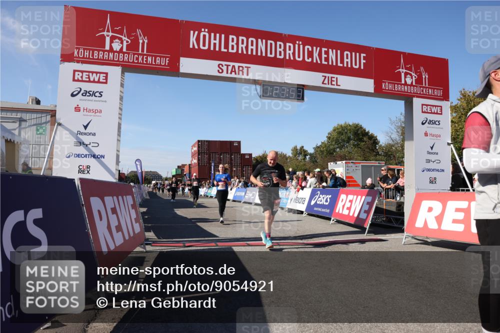03.10.2025 - Köhlbrandbrückenlauf Lena Gebhardt http://msf.ph/oto/9054921 03.10.2025 13:23:54 Ziel 4465, 4647, 4918, 5081, 5093, 5361, 5431, 5709, 5742, 6728 meine-sportfotos.de
