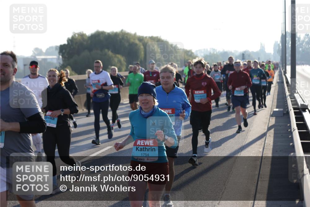 03.10.2025 - Köhlbrandbrückenlauf Jannik Wohlers http://msf.ph/oto/9054931 03.10.2025 09:20:25 Position 3 670, 1754, 3738 meine-sportfotos.de