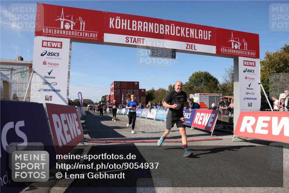 03.10.2025 - Köhlbrandbrückenlauf Lena Gebhardt http://msf.ph/oto/9054937 03.10.2025 13:23:54 Ziel 4465, 4647, 4918, 5081, 5093, 5361, 5431, 5709, 5742, 6728 meine-sportfotos.de