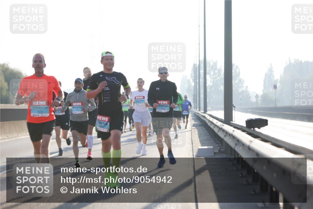 03.10.2025 - Köhlbrandbrückenlauf Jannik Wohlers http://msf.ph/oto/9054942 03.10.2025 09:12:40 Position 3 1012, 1034 meine-sportfotos.de