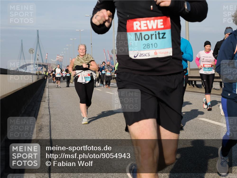 03.10.2025 - Köhlbrandbrückenlauf Fabian Wolf http://msf.ph/oto/9054943 03.10.2025 10:02:52 Position 3 2810, 2024, 3574 meine-sportfotos.de