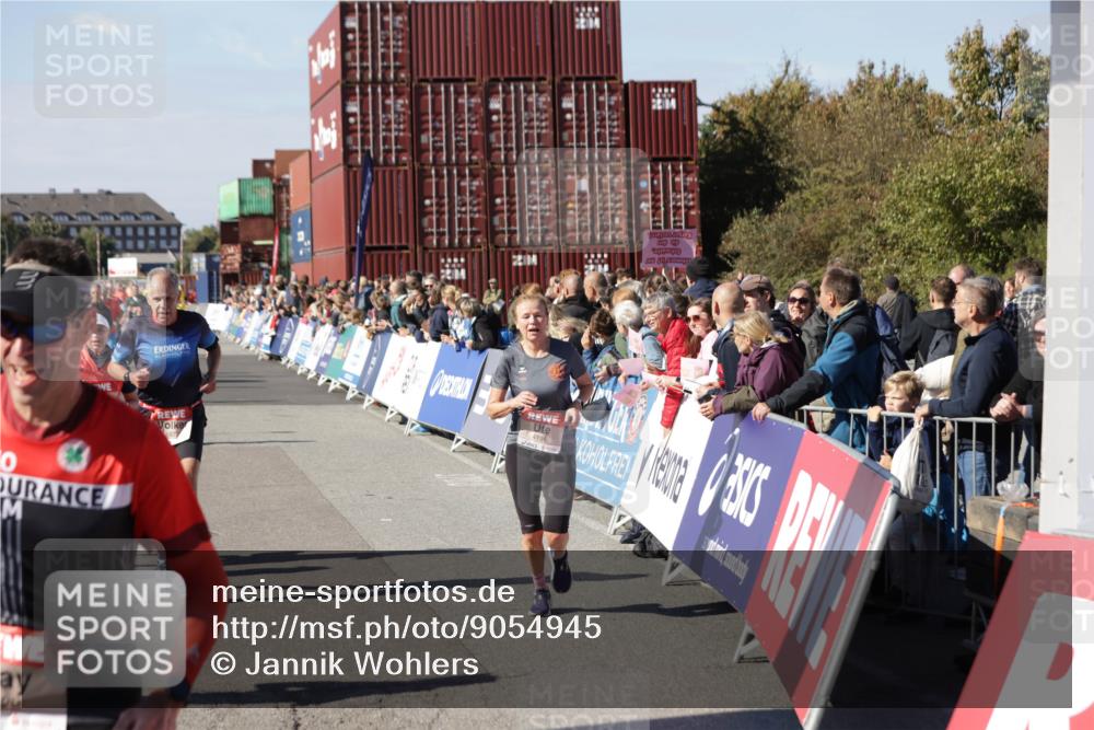 03.10.2025 - Köhlbrandbrückenlauf Jannik Wohlers http://msf.ph/oto/9054945 03.10.2025 13:10:07 Ziel 4196, 4343, 4573, 4730, 4787, 4929, 5763, 5977, 6083, 6111, 6428, 6432, 6764, 6813 meine-sportfotos.de