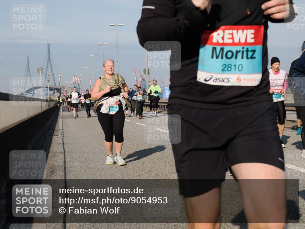 03.10.2025 - Köhlbrandbrückenlauf Fabian Wolf http://msf.ph/oto/9054953 03.10.2025 10:02:52 Position 3 2810, 2024, 3574 meine-sportfotos.de