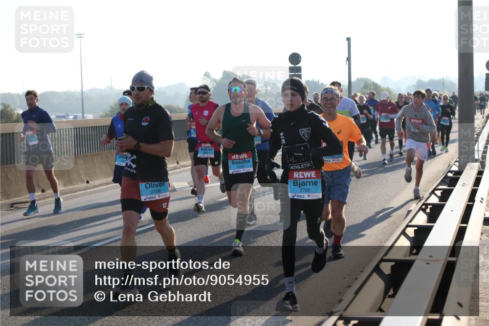 03.10.2025 - Köhlbrandbrückenlauf Lena Gebhardt http://msf.ph/oto/9054955 03.10.2025 09:16:45 Position 1 2759, 3205, 2760, 495 meine-sportfotos.de