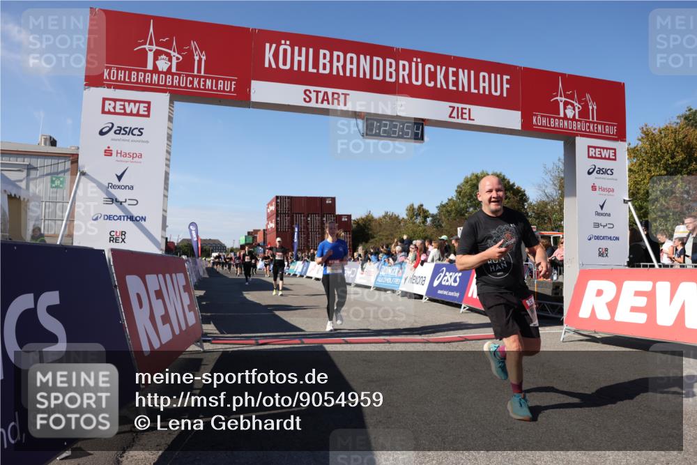03.10.2025 - Köhlbrandbrückenlauf Lena Gebhardt http://msf.ph/oto/9054959 03.10.2025 13:23:55 Ziel 4465, 4647, 4918, 5081, 5106, 5361, 5431, 5709, 5742, 6728 meine-sportfotos.de