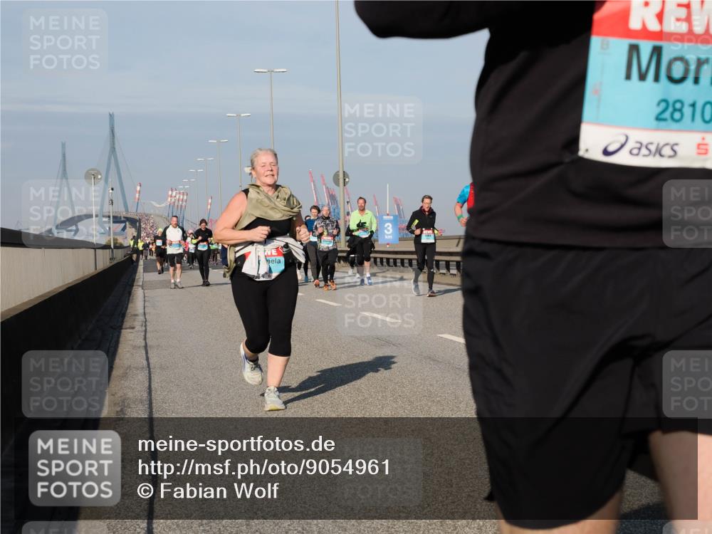03.10.2025 - Köhlbrandbrückenlauf Fabian Wolf http://msf.ph/oto/9054961 03.10.2025 10:02:52 Position 3 2810 meine-sportfotos.de